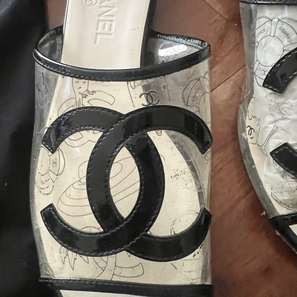 Chanel Slides - Picture 5 of 6